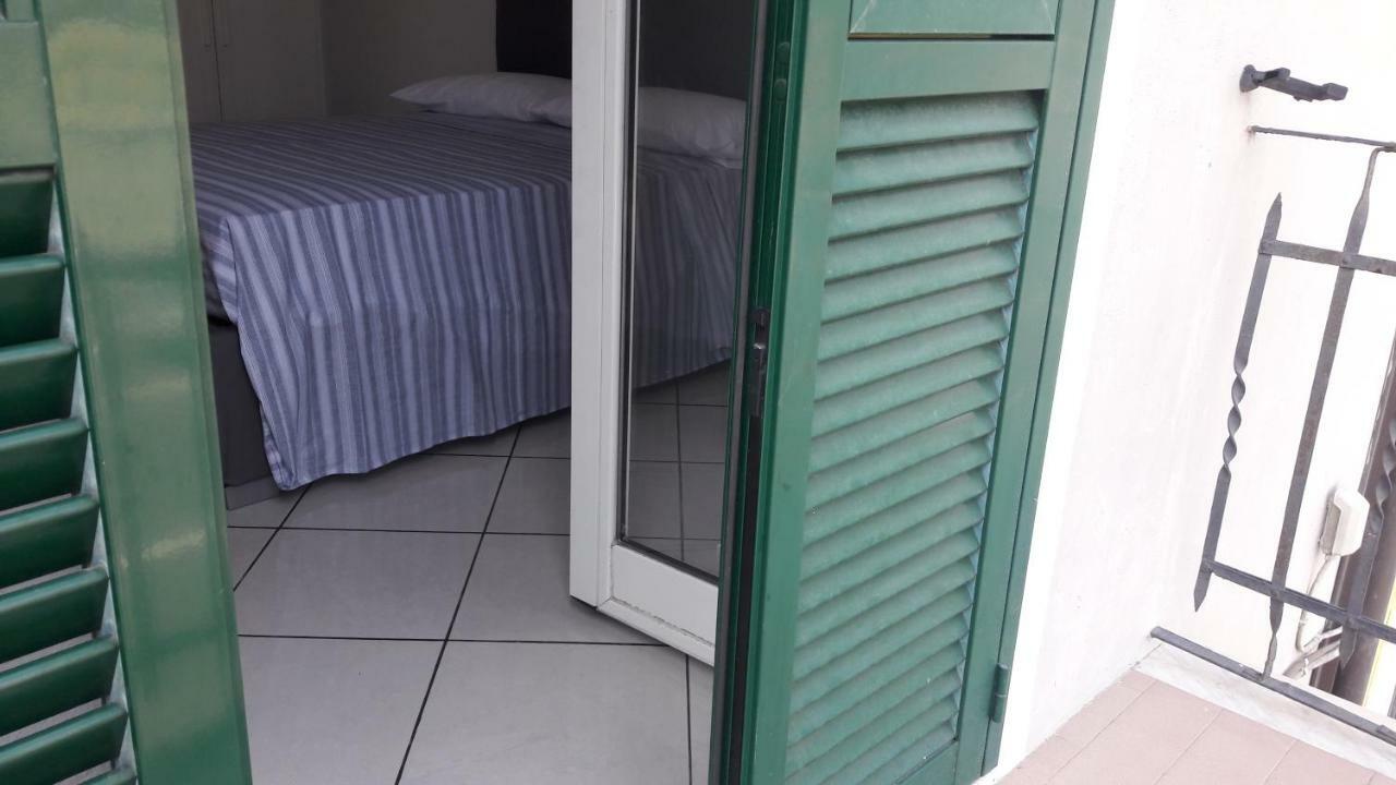 Ferienwohnung Residenza Leonarda Vado Ligure Exterior foto